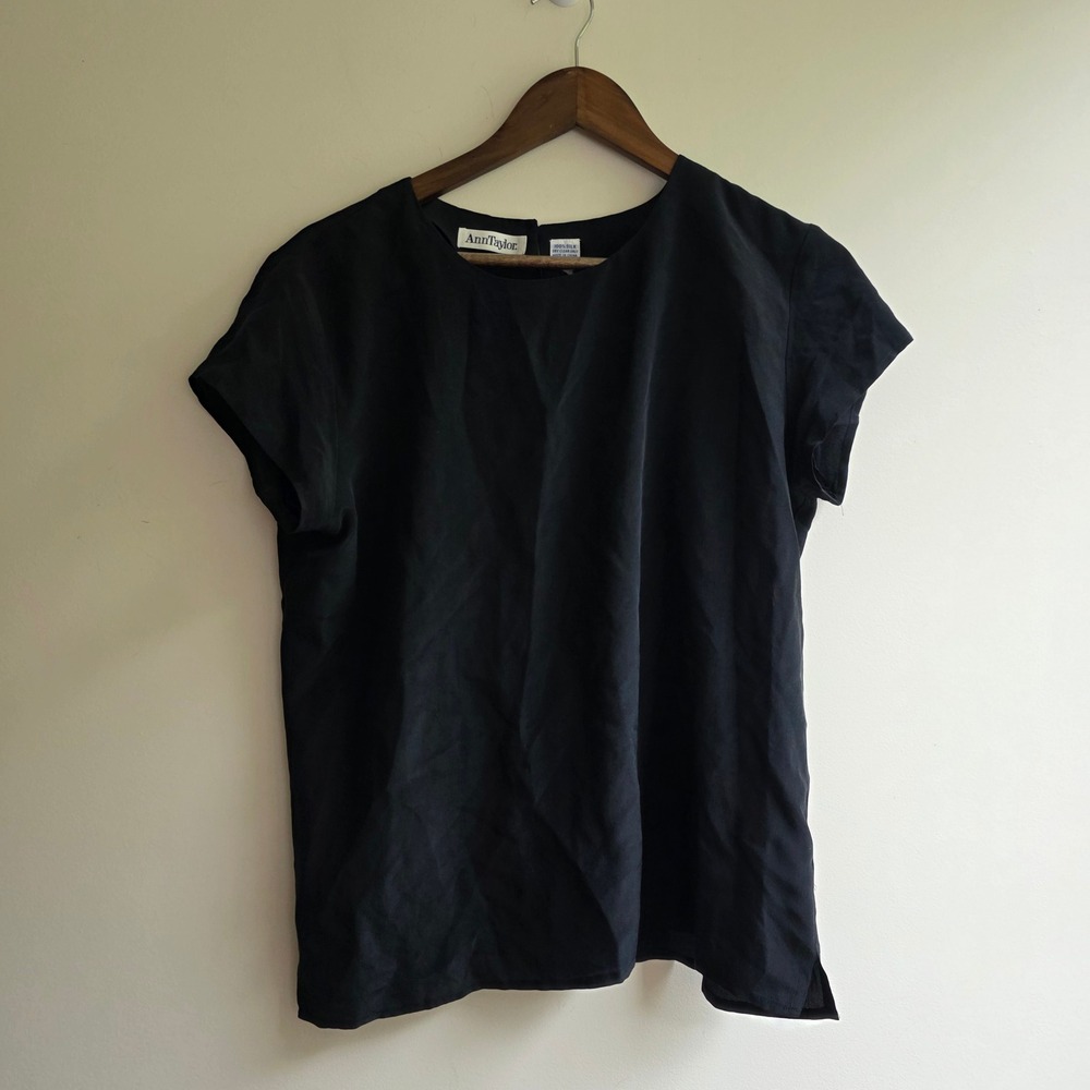 Ann Taylor Vintage 100% Silk Black Short Sleeve Blouse Minimalist Top Size 10